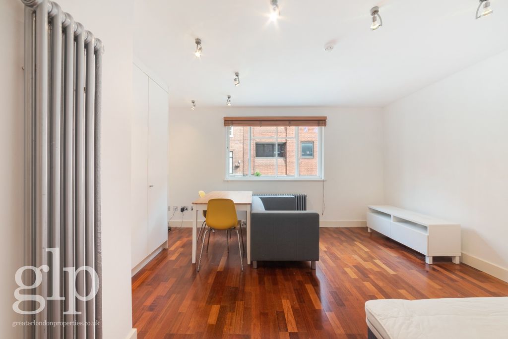 Property photo 2 of 13 956043