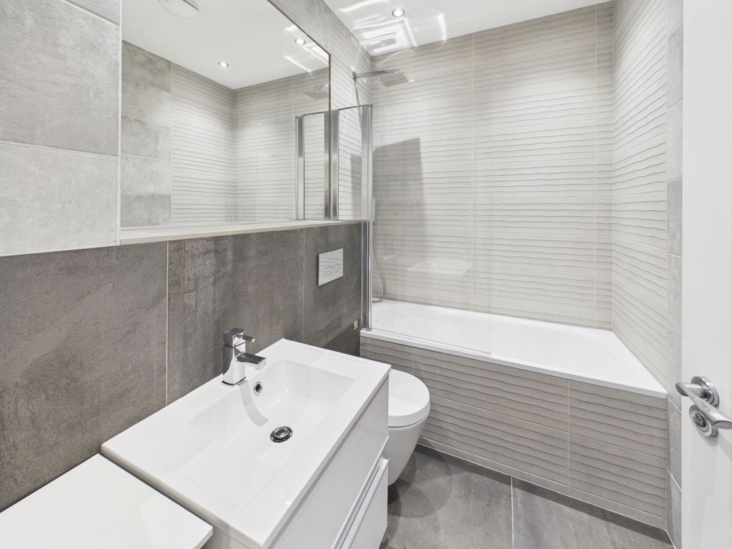 Property photo 3 of 5 Cam02808G0-Pr0179-Still005