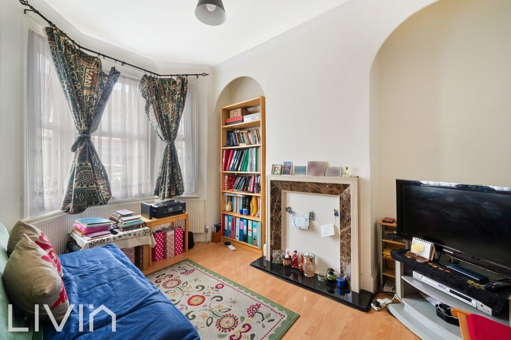 Property photo 2 of 7 Sutherland Road, 111 (12 From 17)-2