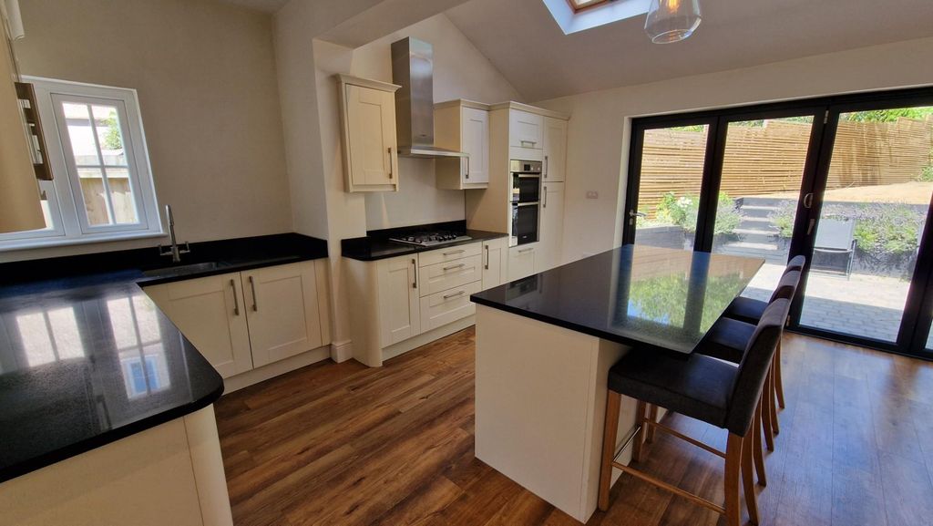 Property photo 2 of 28 Kitchen