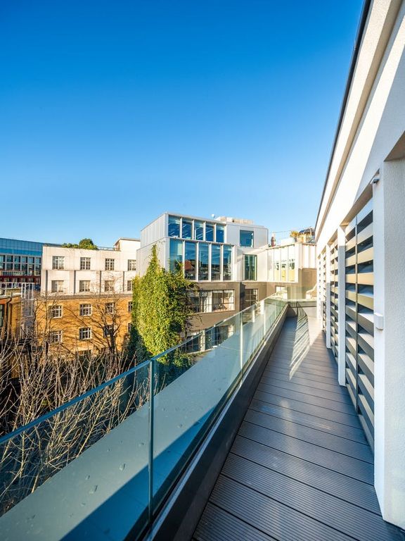 Property photo 2 of 14 Roof Terrace