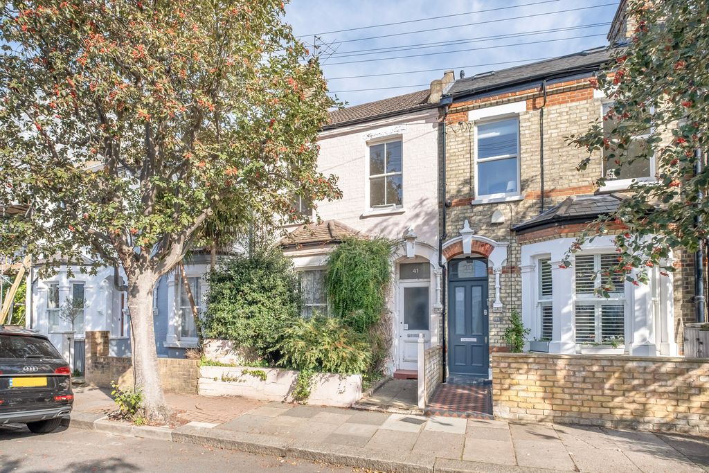 Property photo 1 of 12