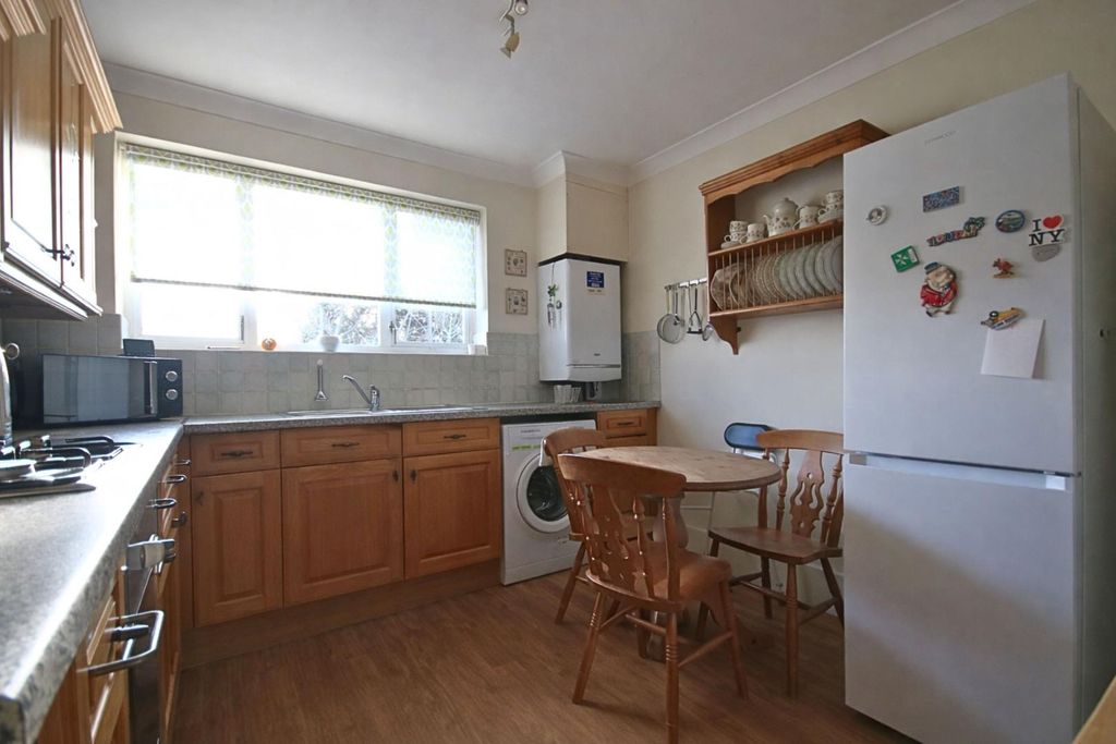 Property photo 3 of 14 Kitch1 (37).Jpg