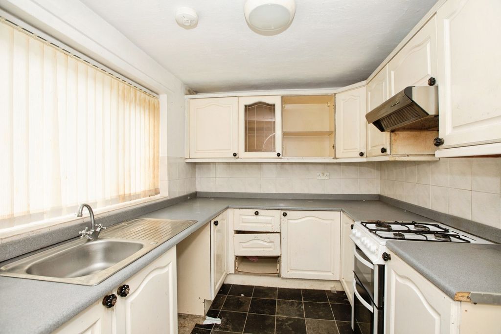 Property photo 2 of 17 Pbox-Img.Jpg