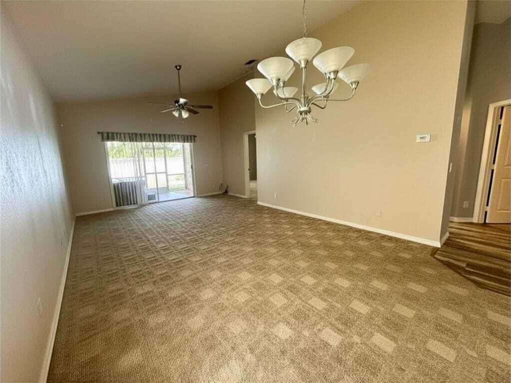 Property photo 3 of 12 <Alttext/>