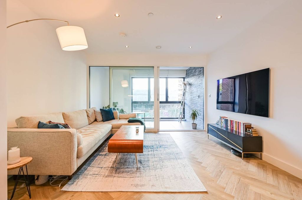 Property photo 2 of 22