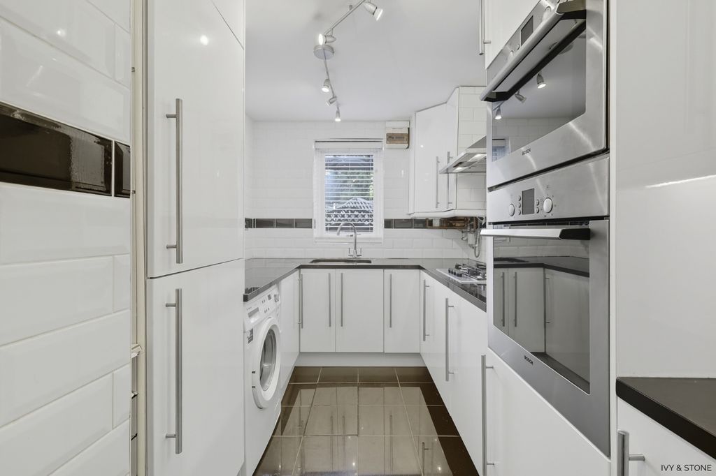 Property photo 3 of 26 4360952
