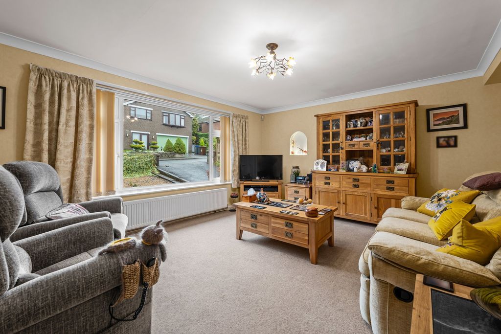 Property photo 2 of 31
