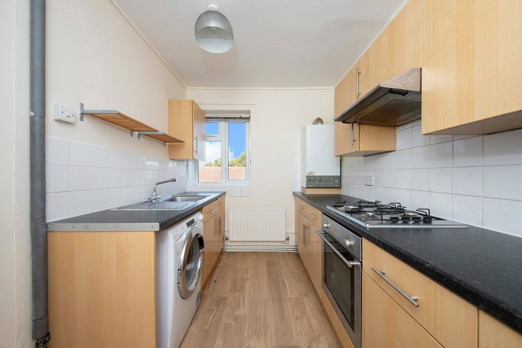 Property photo 3 of 7 Picture No. 27