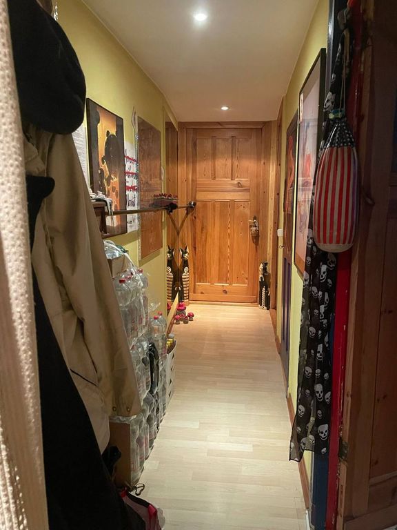 Property photo 1 of 4