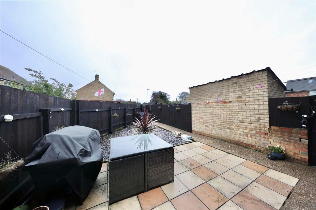 Property photo 3 of 18 Outside