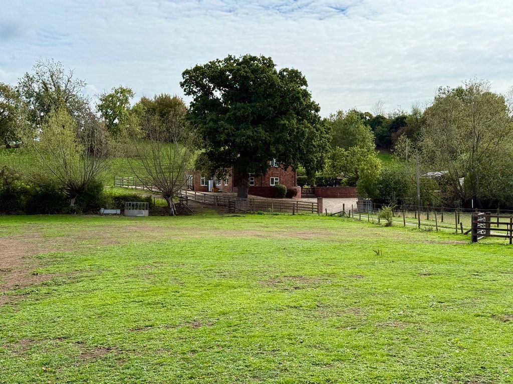 Property photo 3 of 28