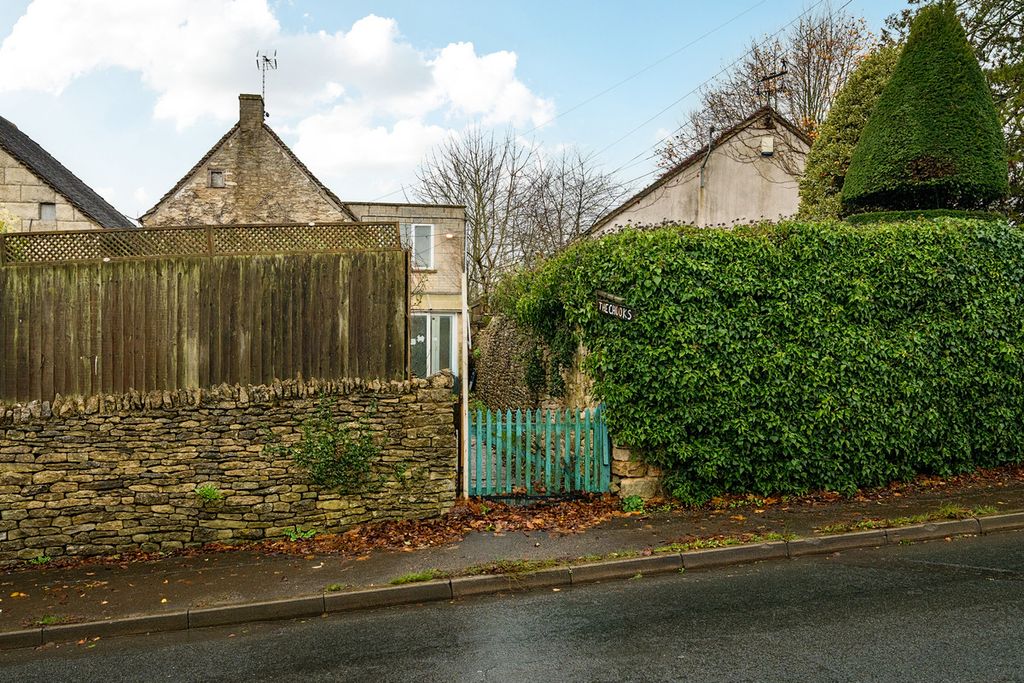 Property photo 3 of 24