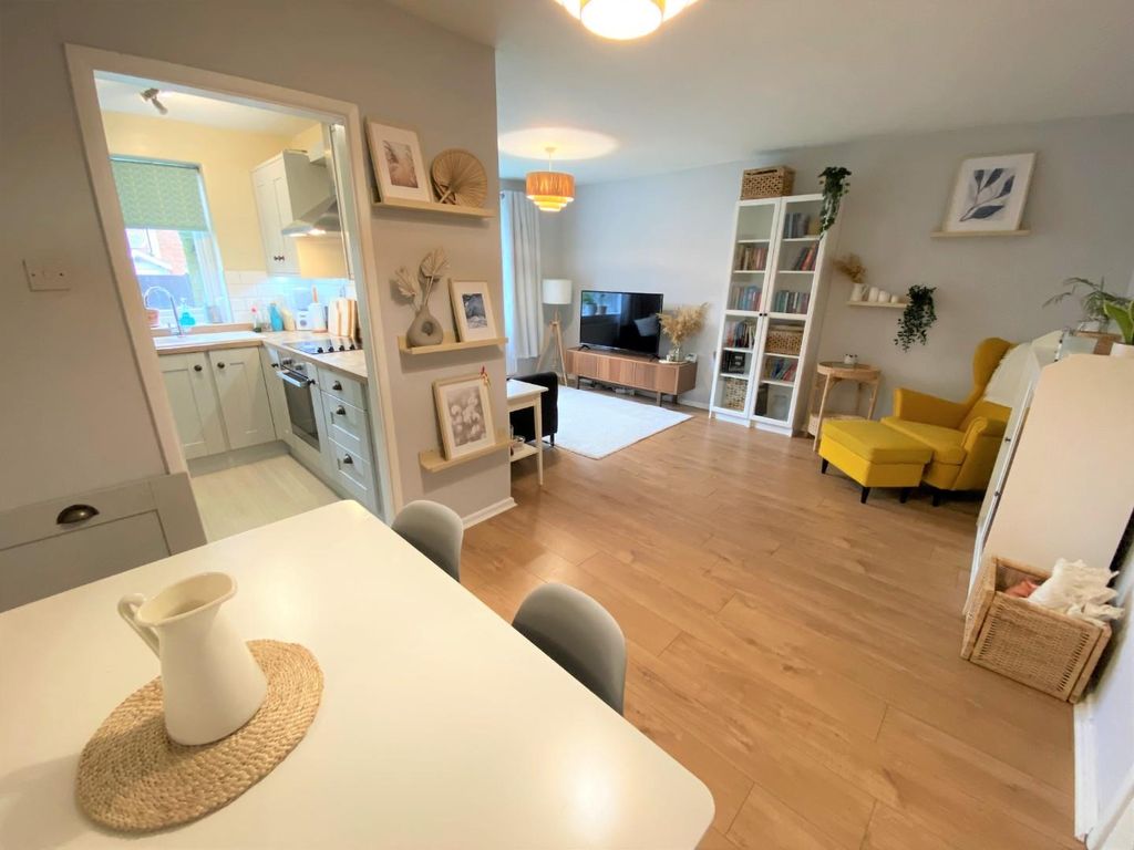 Property photo 3 of 12