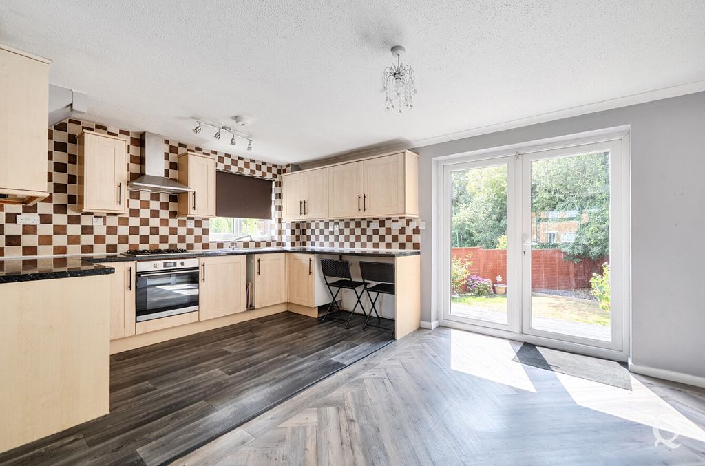 Property photo 2 of 20 94d79Bb8-2642-4Ed...