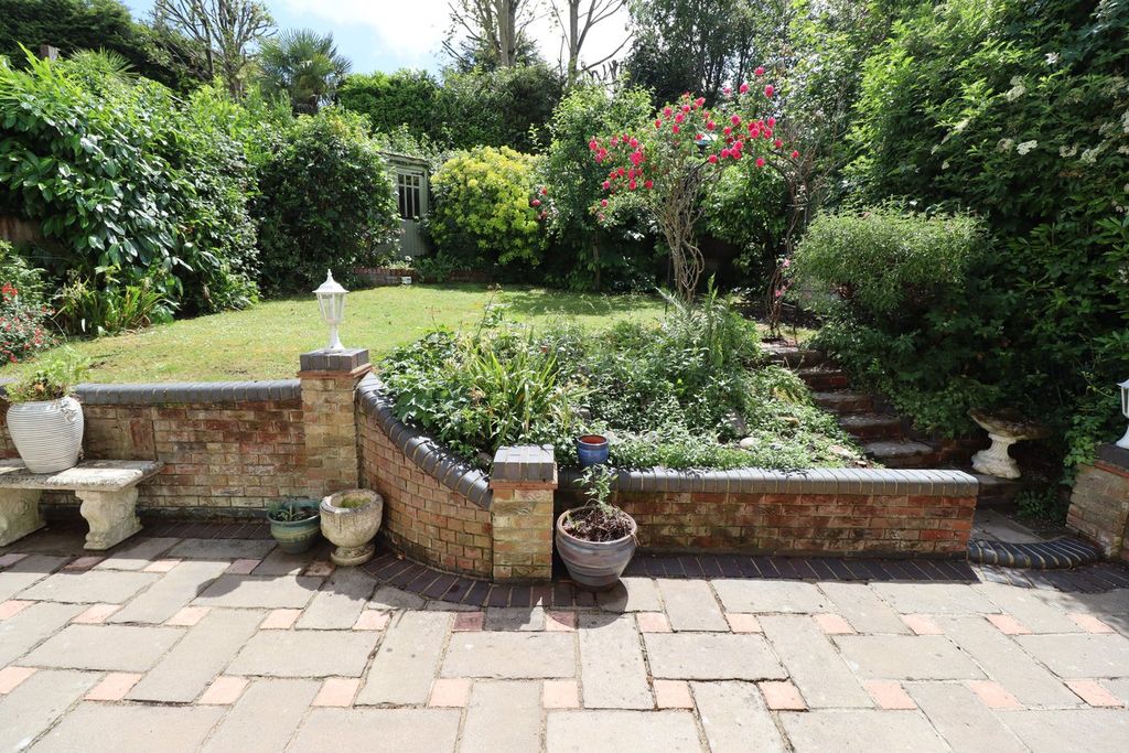 Property photo 2 of 18
