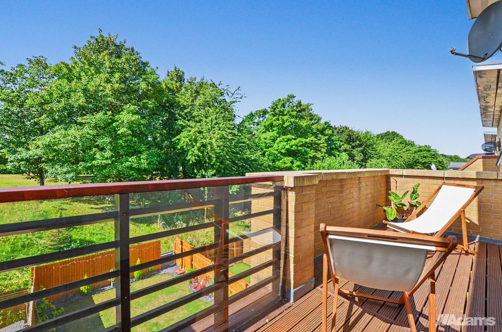 Property photo 1 of 30