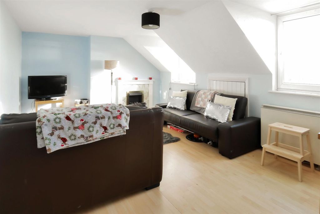 Property photo 3 of 10 P1090381.Jpg