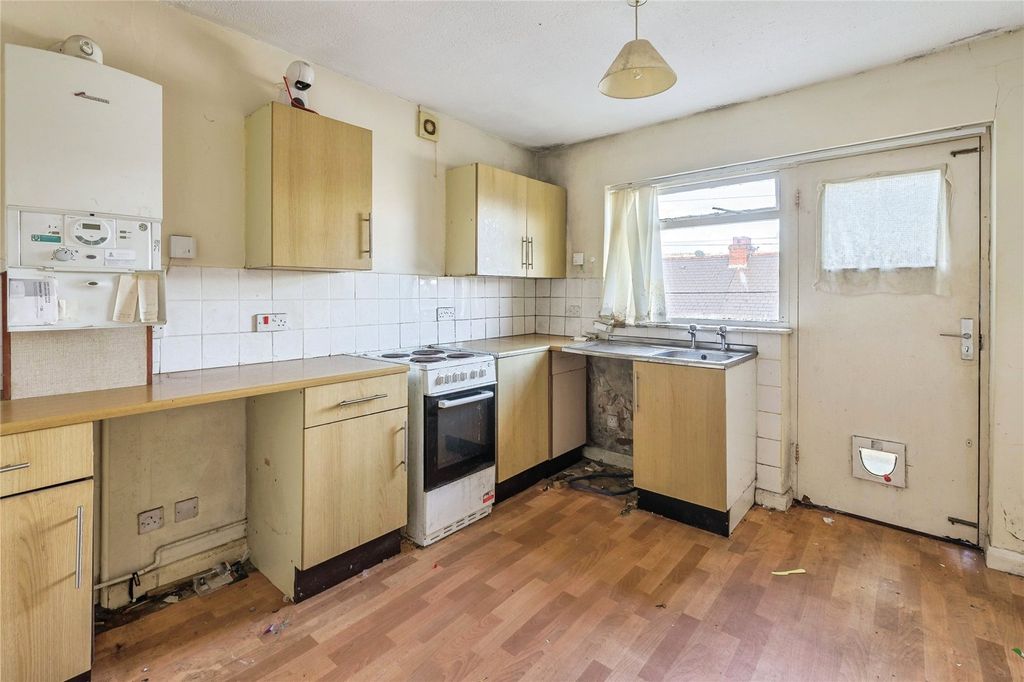 Property photo 2 of 13 Picture No. 11