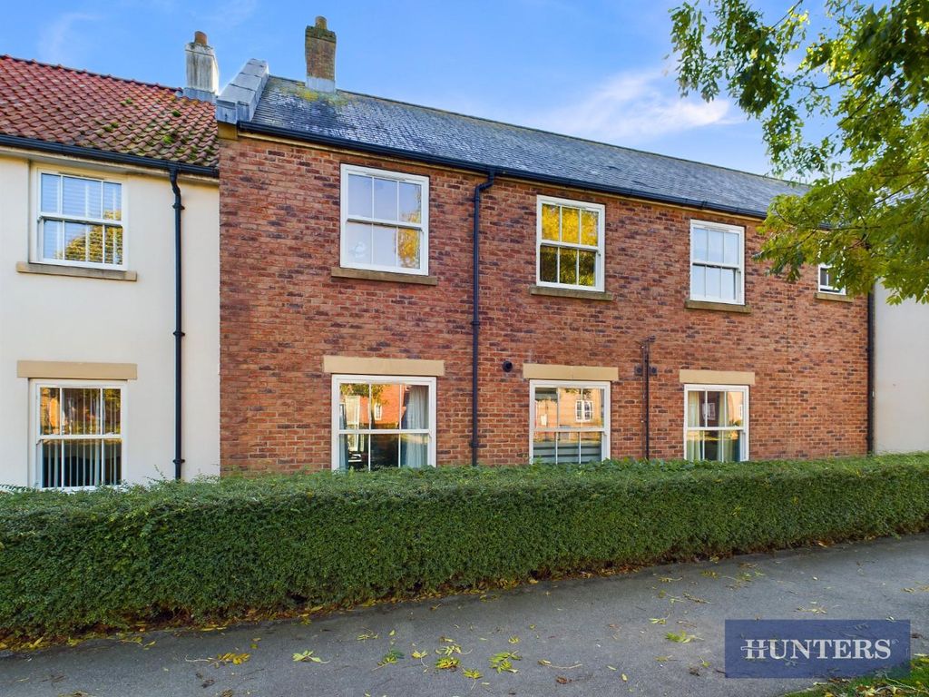 Property photo 1 of 10 Front