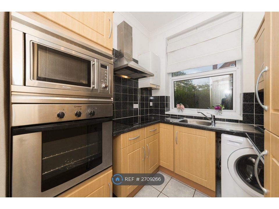 Property photo 3 of 20 Kitchen