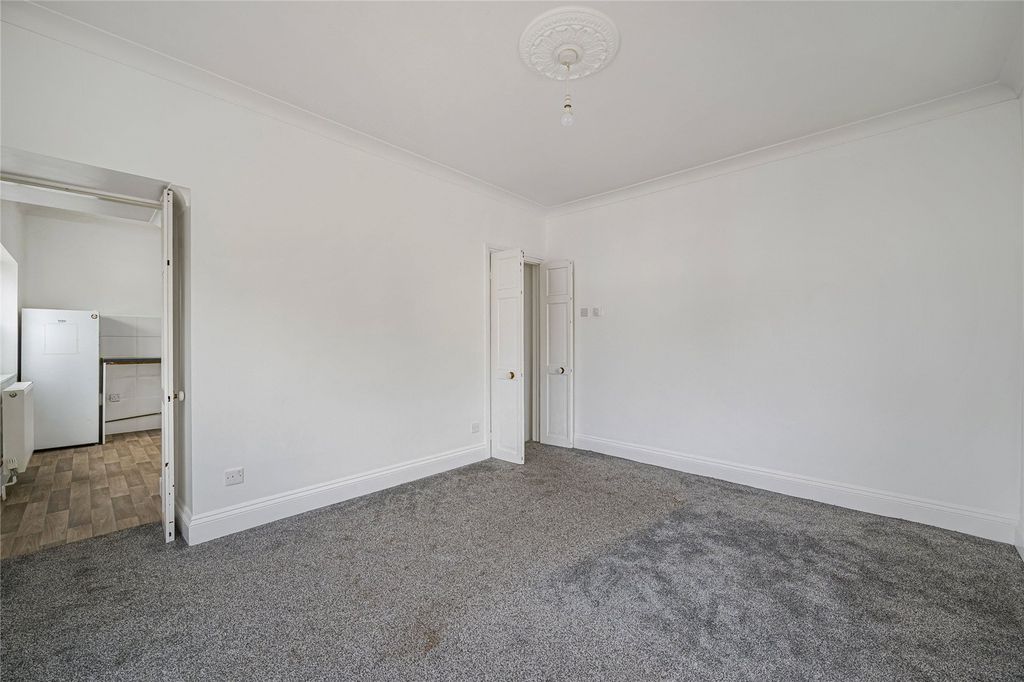 Property photo 3 of 32 Reception/Bedroom
