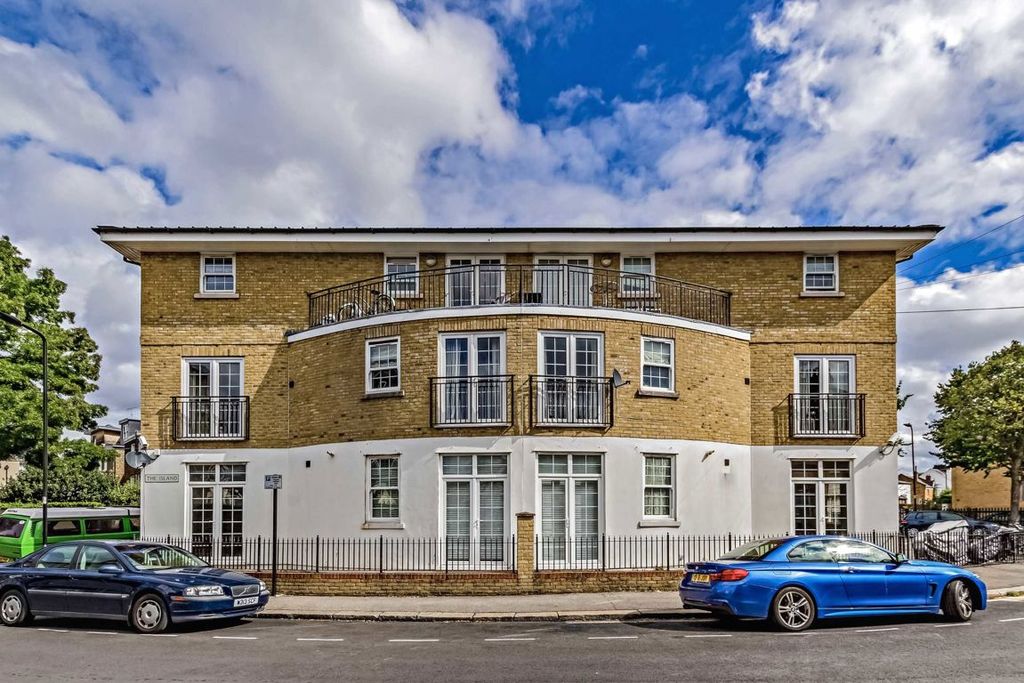 Property photo 1 of 5