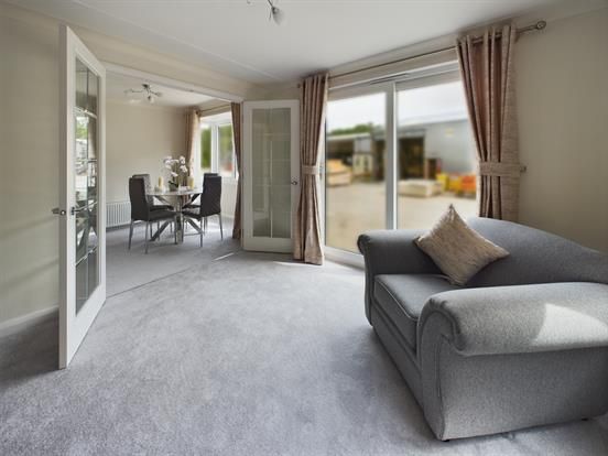 Property photo 2 of 12 Stately Albion Goodwood Smhp 4