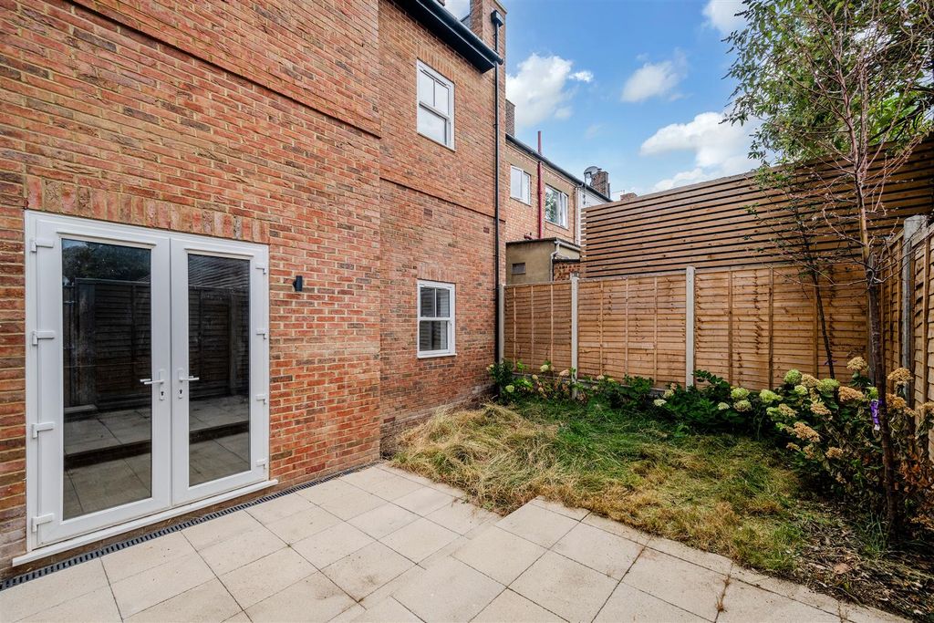 Property photo 3 of 12