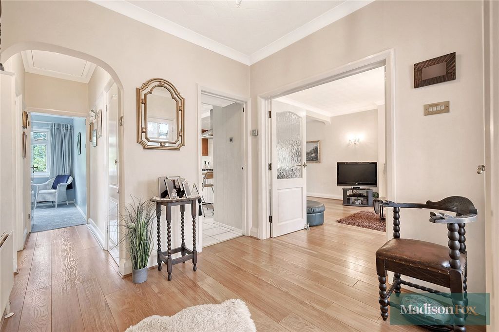 Property photo 3 of 28 Picture No. 09