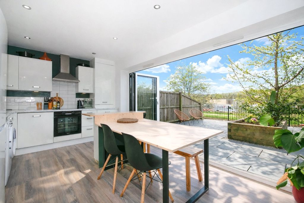 Property photo 3 of 30 Picture No. 27