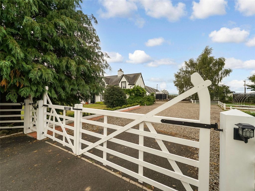 Property photo 3 of 41 Entrance