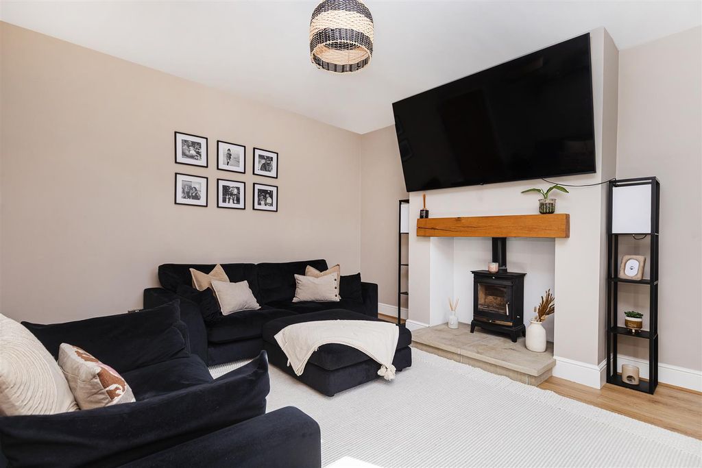 Property photo 2 of 25 Living Room