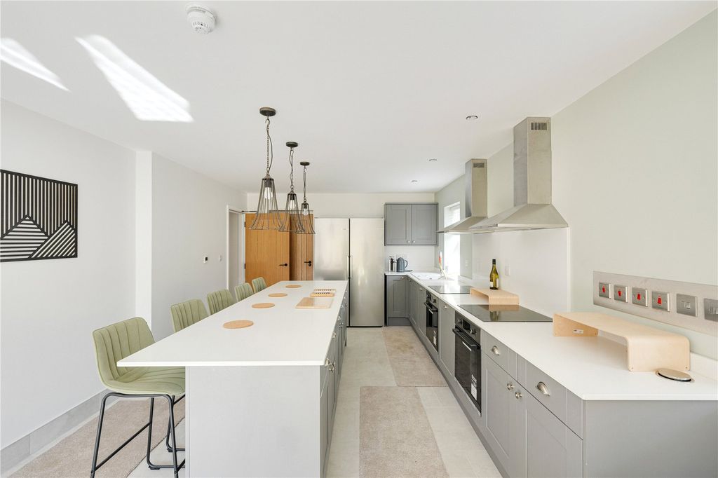 Property photo 3 of 12 Picture No. 05