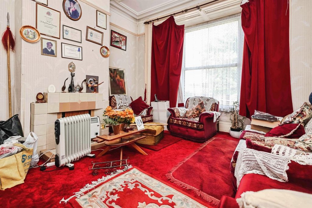 Property photo 2 of 17