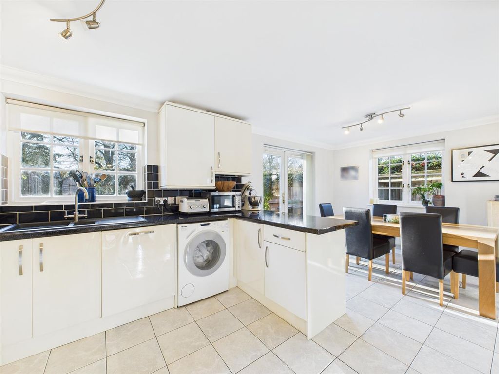 Property photo 2 of 17 Cam02885G0-Pr0514-Still011.Jpg