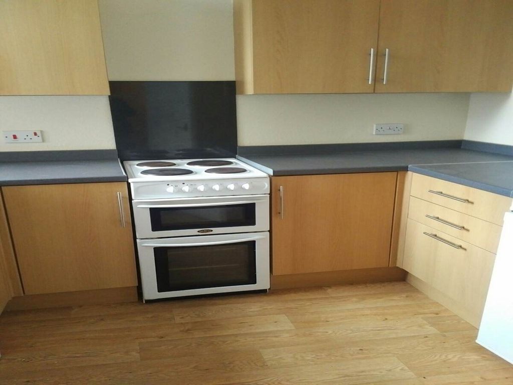 Property photo 2 of 4 32C Kitchen