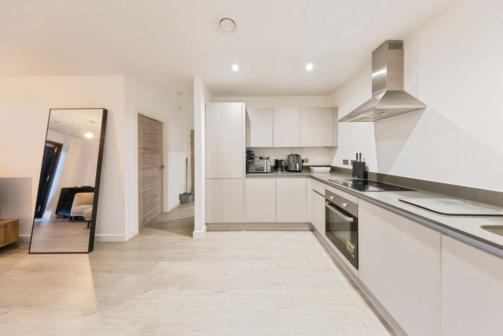 Property photo 3 of 15 Pbox-Img.Jpg