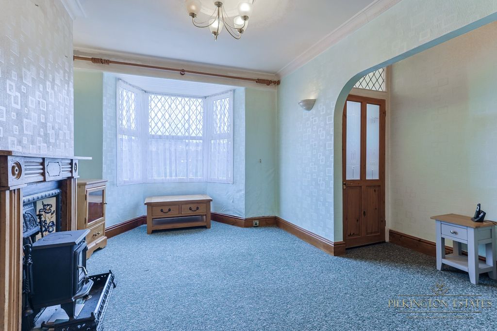 Property photo 2 of 13 4583693