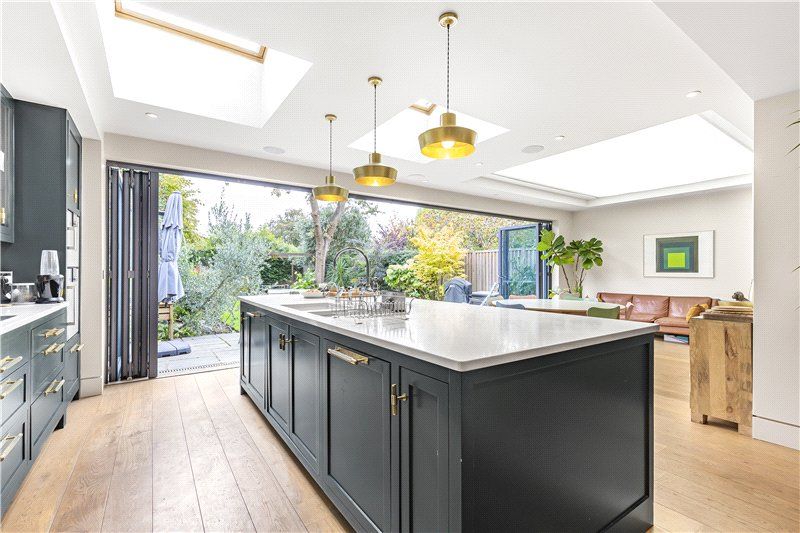 Property photo 3 of 23 Picture No. 25