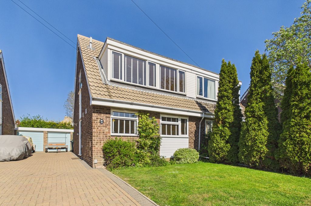 Property photo 1 of 15 Cam03259G0-Pr0280-Still019