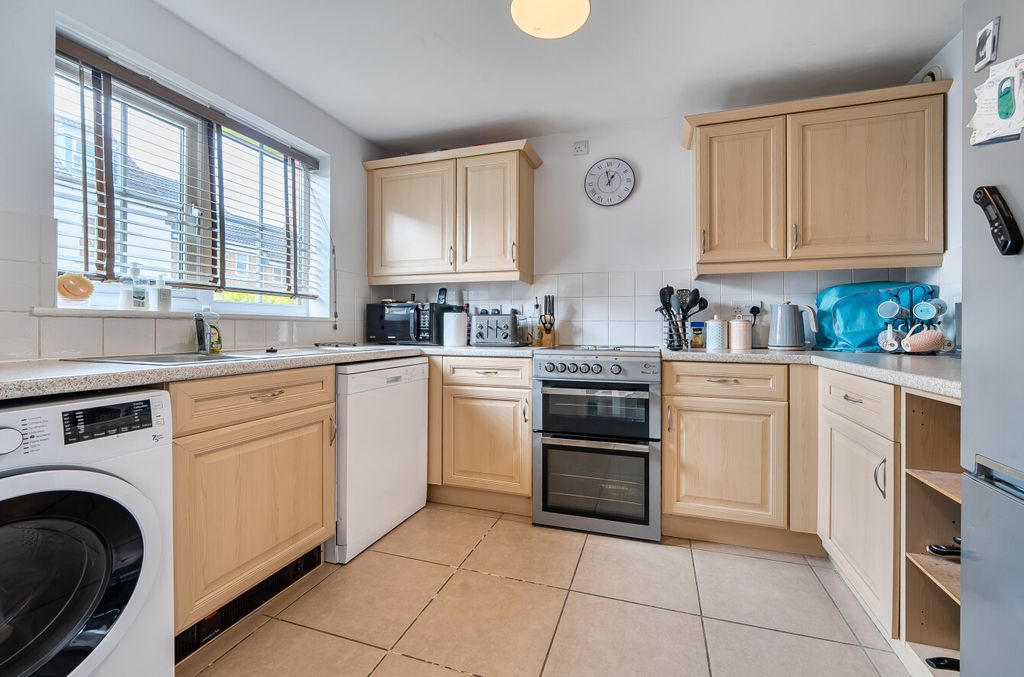 Property photo 2 of 8