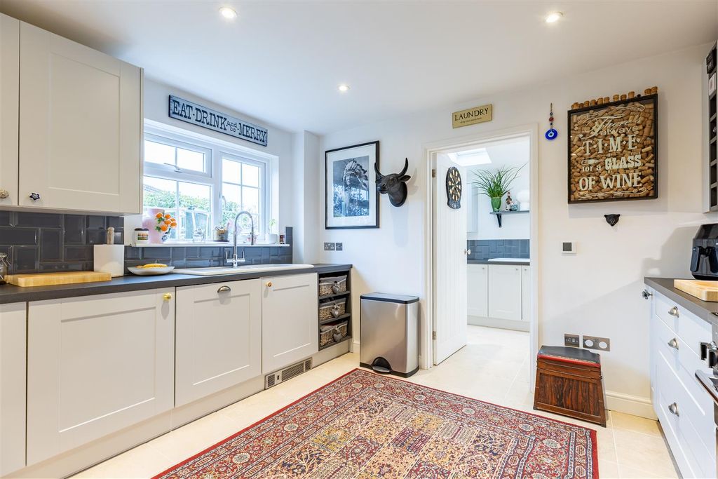 Property photo 3 of 31 1 Kingsway (11).Jpg