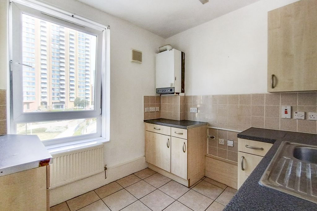 Property photo 2 of 4 Flat 49, Brimsdown House, Devas Street, Bow, London, E3 3Lw