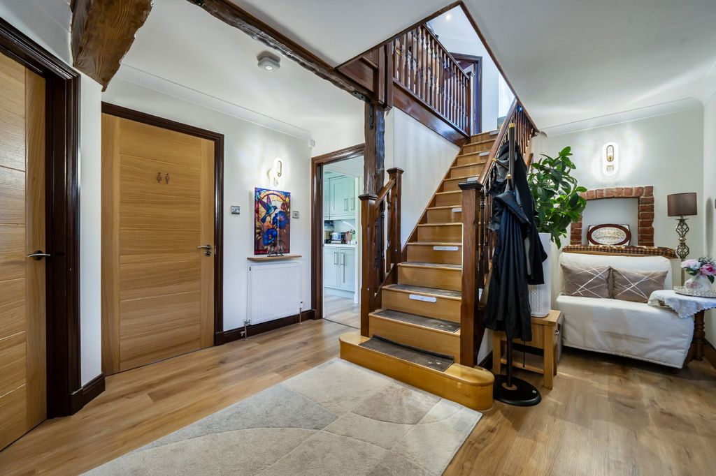 Property photo 2 of 36 Picture No. 03