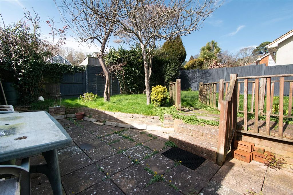 Property photo 2 of 15 Garden