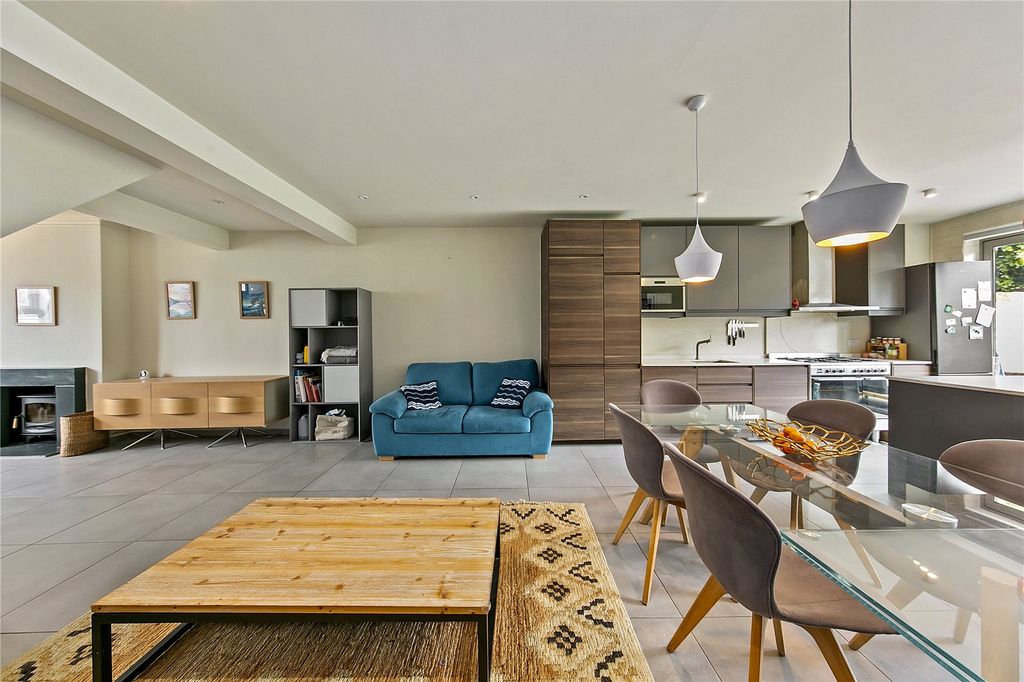 Property photo 2 of 14 Picture No. 02