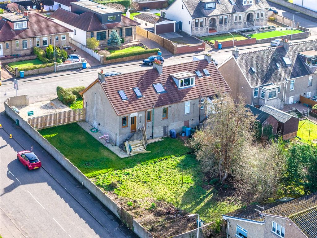 Property photo 2 of 32