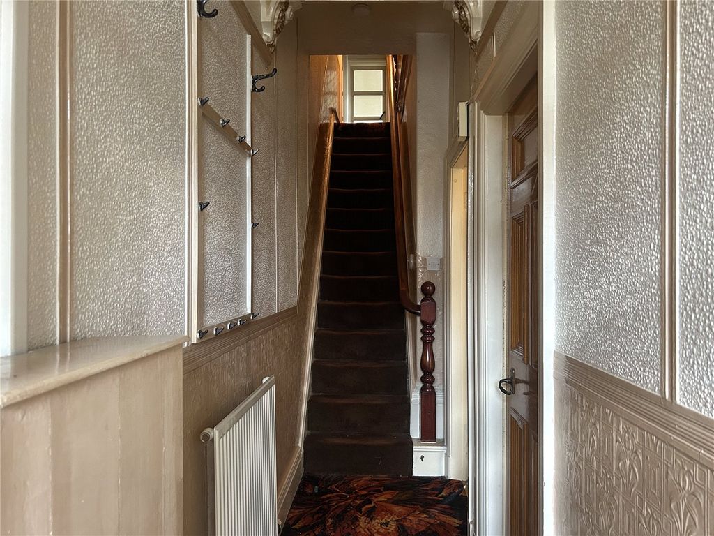 Property photo 3 of 19 Entrance Hallway