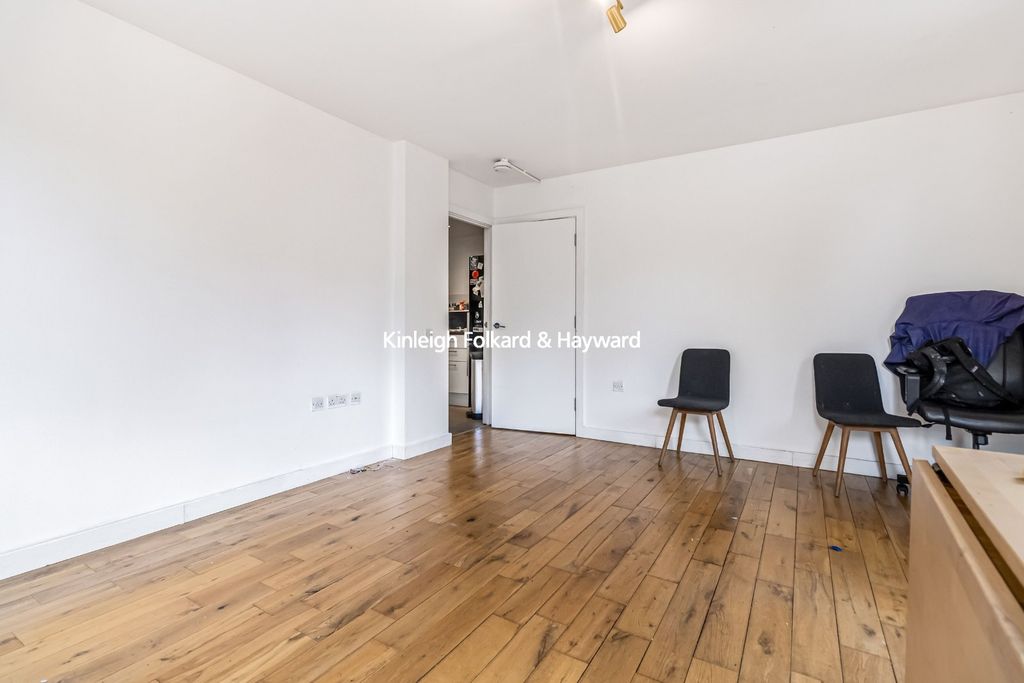 Property photo 2 of 11 Picture No. 20